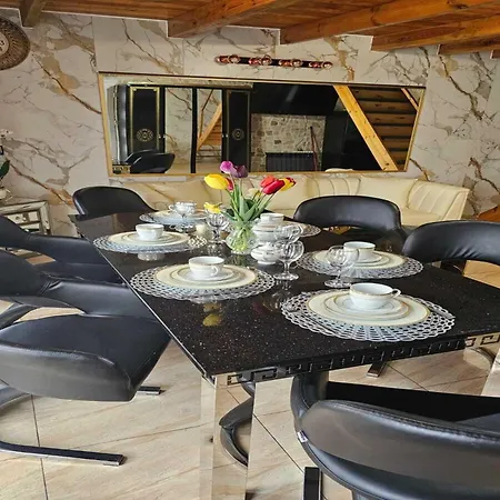 In Near Baltic Sea بيت للعطل *